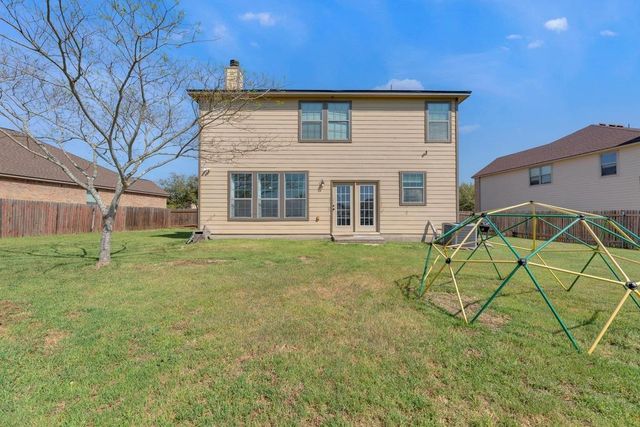 150 Mistletoe LN, Kyle, TX 78640