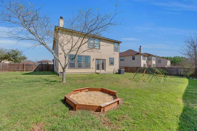 150 Mistletoe LN, Kyle, TX 78640