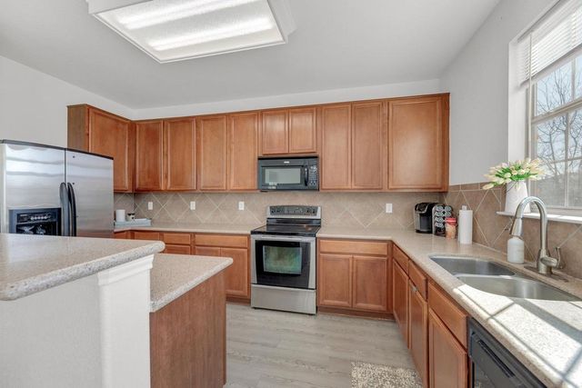 150 Mistletoe LN, Kyle, TX 78640