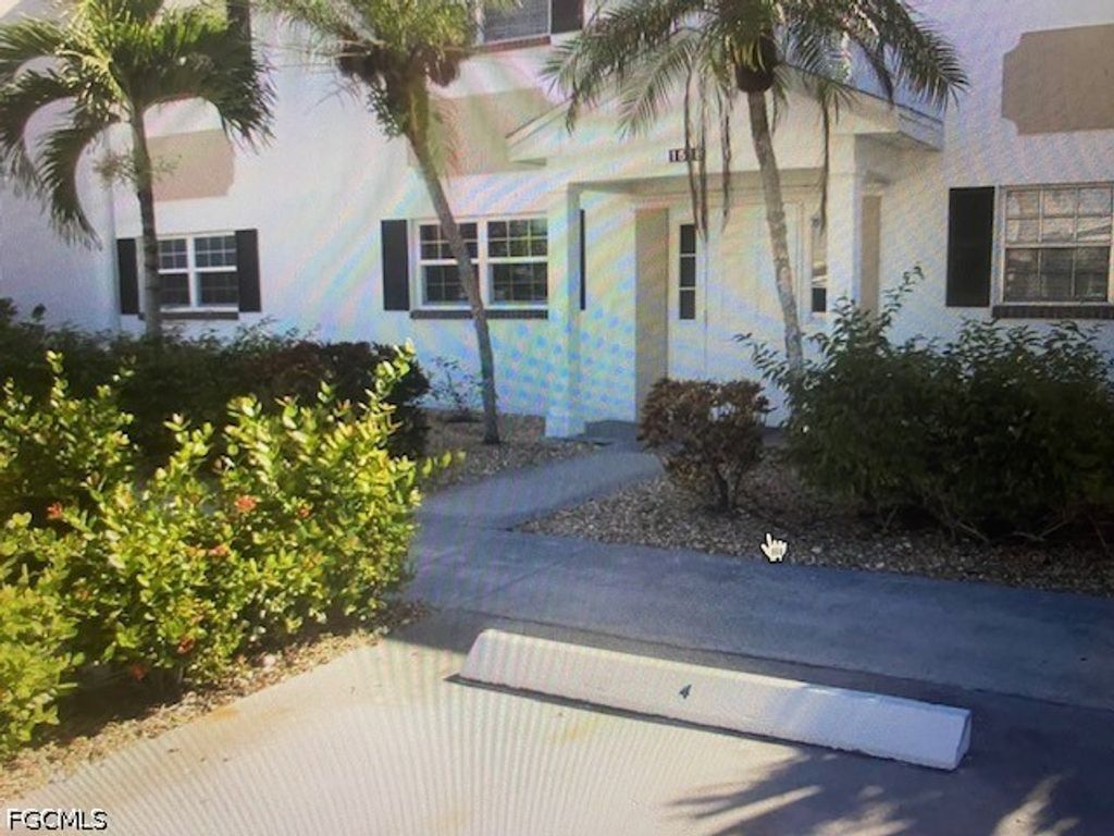 1518 Edgewater CIR 2A, Fort Myers, FL 33919