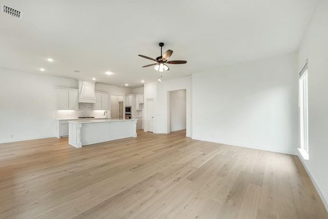1073 Canuela Way, Justin, TX 76247