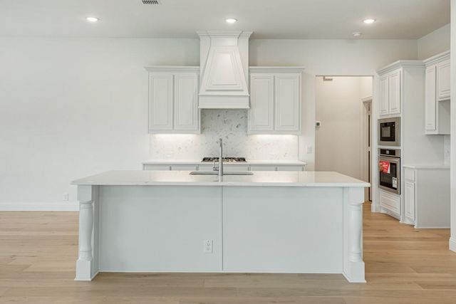 1073 Canuela Way, Justin, TX 76247