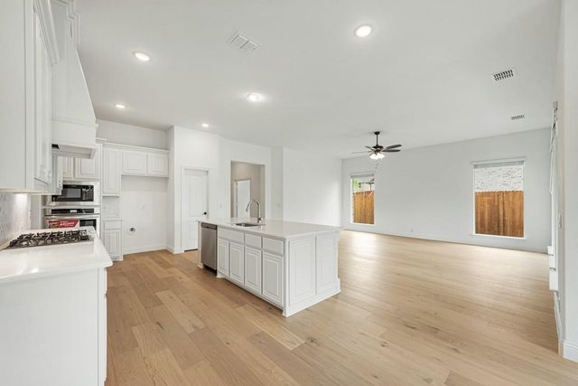 1073 Canuela Way, Justin, TX 76247