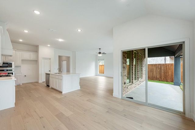 1073 Canuela Way, Justin, TX 76247
