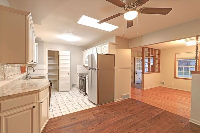 3613 Randall Drive, Independence, MO 64055