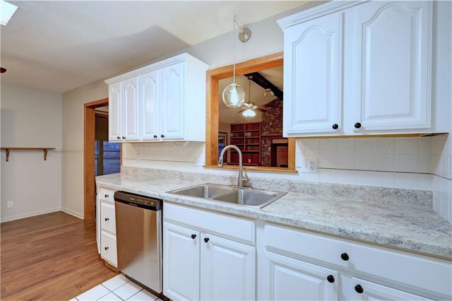 3613 Randall Drive, Independence, MO 64055