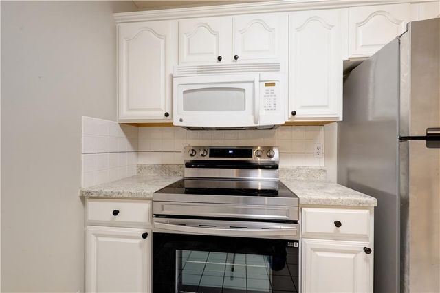 3613 Randall Drive, Independence, MO 64055