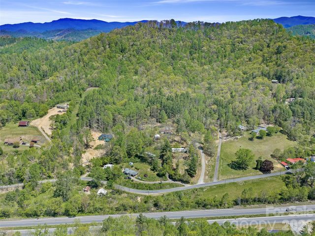 105 Satinwood Drive, Burnsville, NC 28714