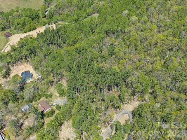 105 Satinwood Drive, Burnsville, NC 28714