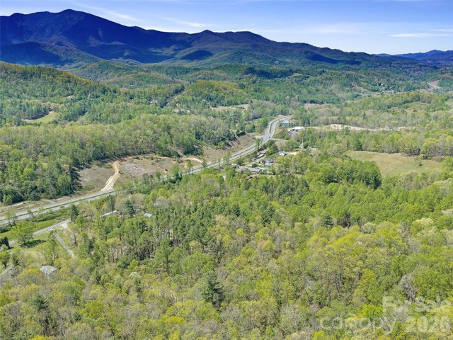 105 Satinwood Drive, Burnsville, NC 28714