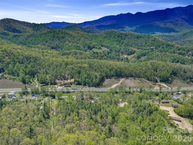 105 Satinwood Drive, Burnsville, NC 28714