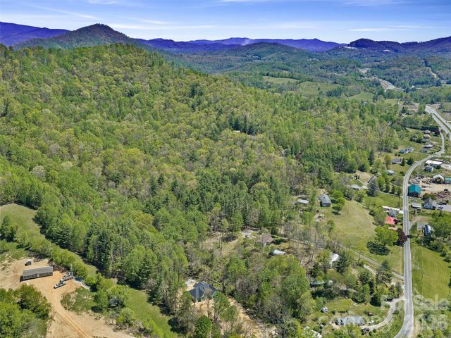 105 Satinwood Drive, Burnsville, NC 28714