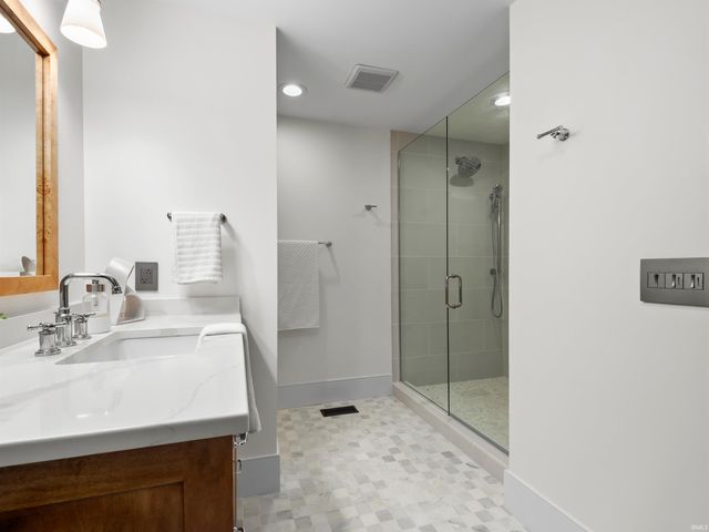 11199 NE Wawasee Drive, Syracuse, IN 46567