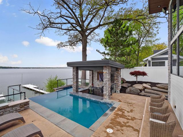 11199 NE Wawasee Drive, Syracuse, IN 46567