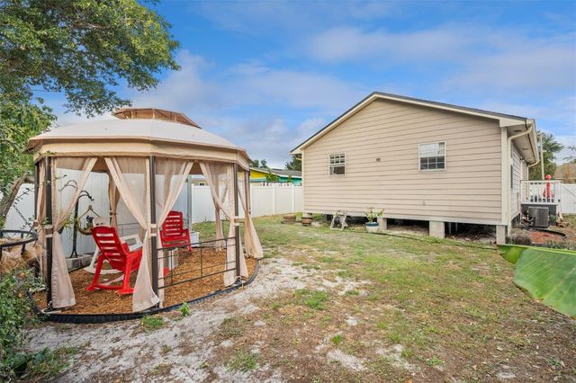 320 N. NEW HAMPSHIRE, Apopka, FL 32712