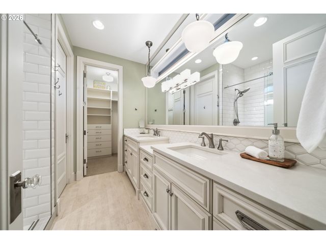 5711 Nw 144TH Cir, Vancouver, WA 98685