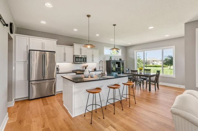 810 S Balsam Street, West Des Moines, IA 50266
