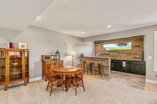 810 S Balsam Street, West Des Moines, IA 50266