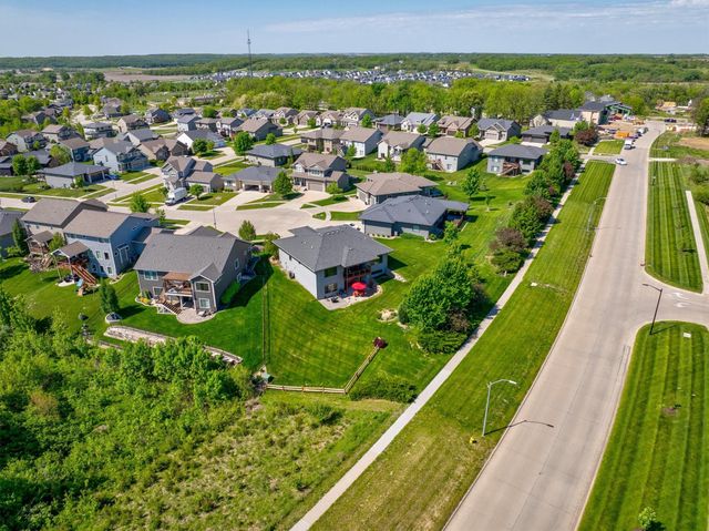 810 S Balsam Street, West Des Moines, IA 50266