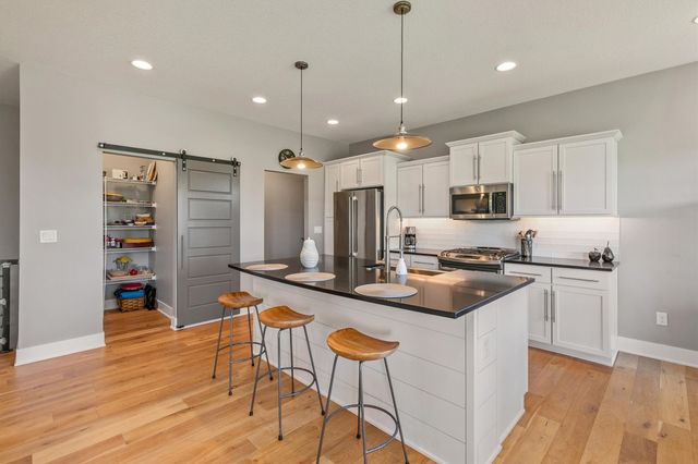 810 S Balsam Street, West Des Moines, IA 50266