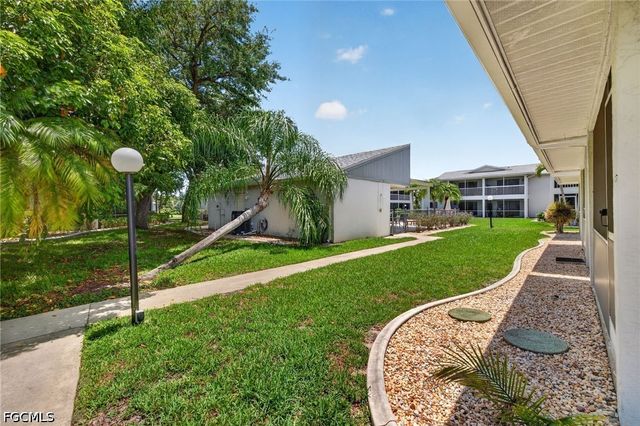 5027 SW 16th PL 101, Cape Coral, FL 33914