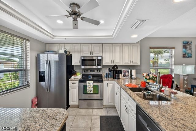 5027 SW 16th PL 101, Cape Coral, FL 33914