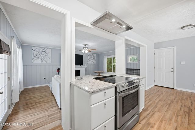 1932 DELRAY Avenue, Jacksonville, FL 32210