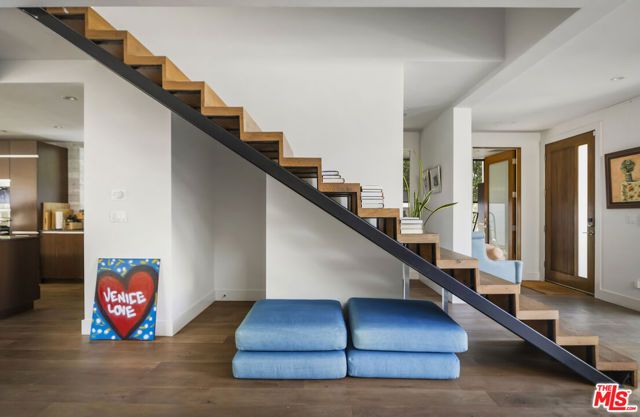 814 Crestmoore Place, Venice (los Angeles), CA 90291