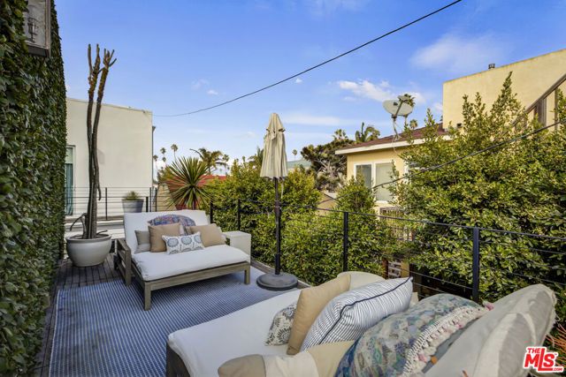 814 Crestmoore Place, Venice (los Angeles), CA 90291