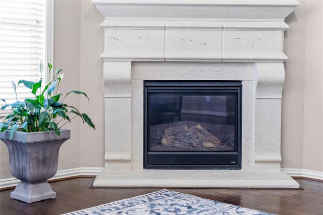 9323 Dochfour Lane, Tomball, TX 77375