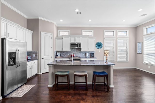 9323 Dochfour Lane, Tomball, TX 77375