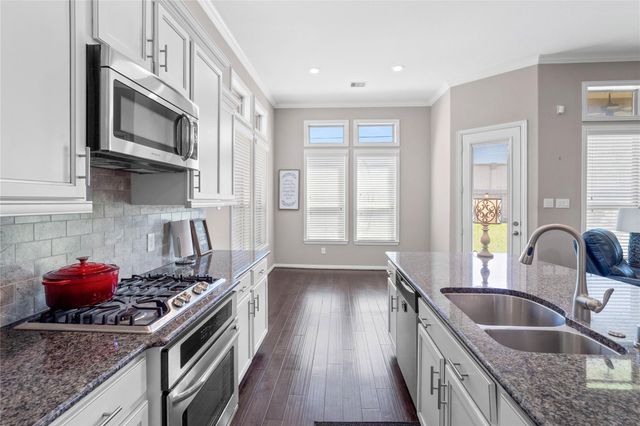 9323 Dochfour Lane, Tomball, TX 77375