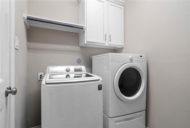 9323 Dochfour Lane, Tomball, TX 77375