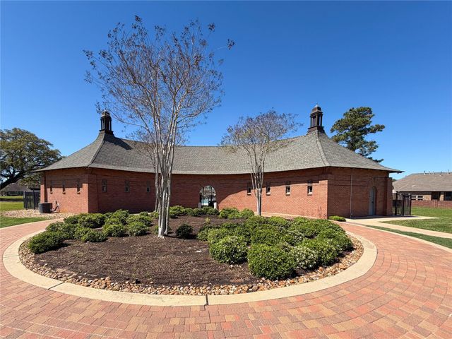 9323 Dochfour Lane, Tomball, TX 77375