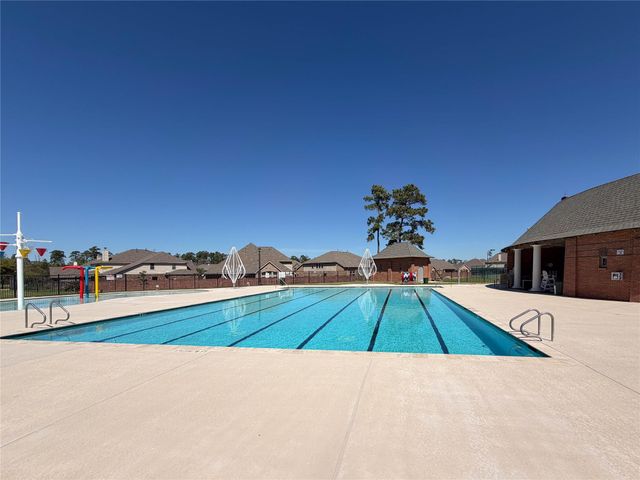 9323 Dochfour Lane, Tomball, TX 77375