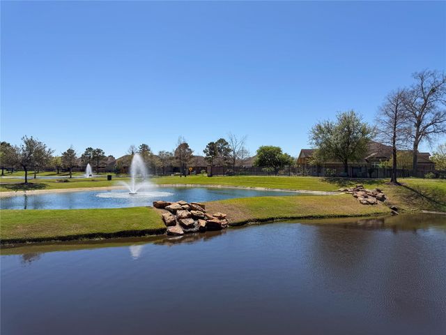 9323 Dochfour Lane, Tomball, TX 77375