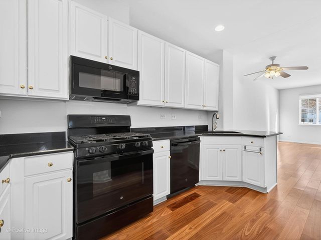 31104 Carpenter Court, Warrenville, IL 60555