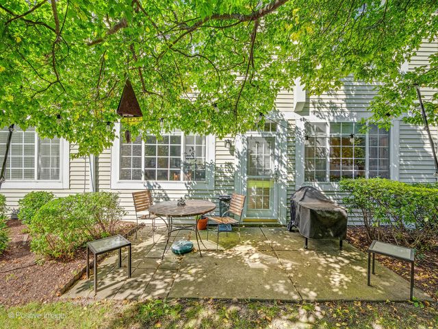 31104 Carpenter Court, Warrenville, IL 60555