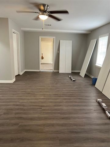 1418 2nd Avenue N, Texas City, TX 77590