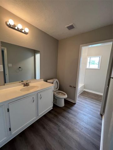 1418 2nd Avenue N, Texas City, TX 77590
