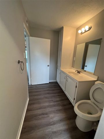 1418 2nd Avenue N, Texas City, TX 77590