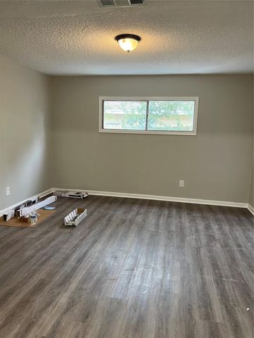 1418 2nd Avenue N, Texas City, TX 77590