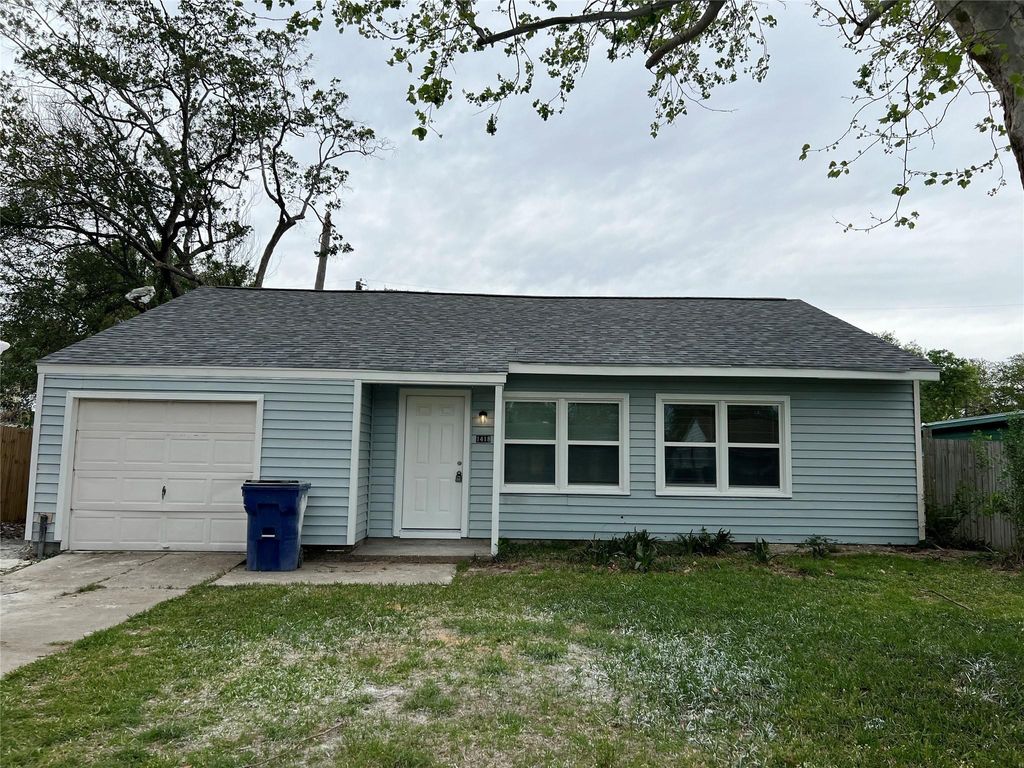 1418 2nd Avenue N, Texas City, TX 77590
