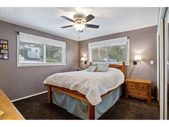 963 Se GLENN St, Roseburg, OR 97470