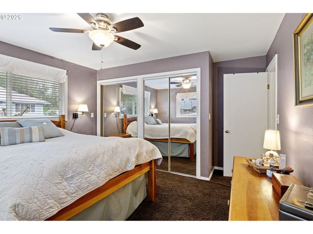 963 Se GLENN St, Roseburg, OR 97470