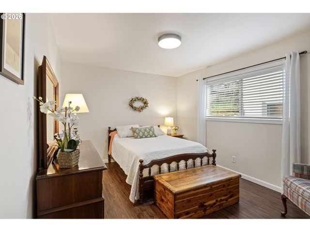 963 Se GLENN St, Roseburg, OR 97470