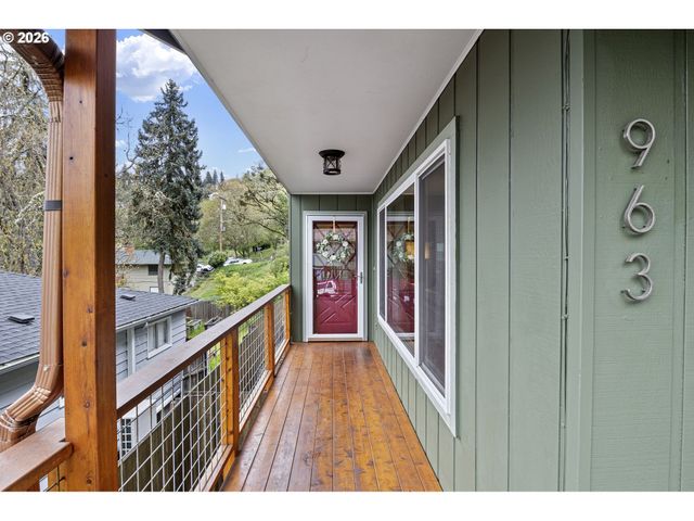 963 Se GLENN St, Roseburg, OR 97470