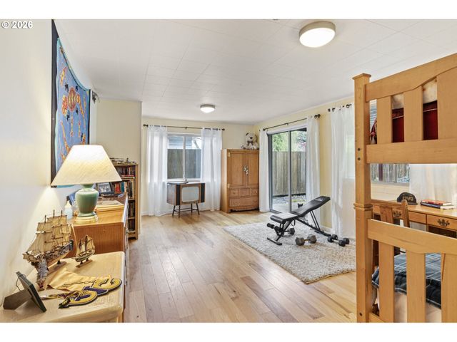 963 Se GLENN St, Roseburg, OR 97470