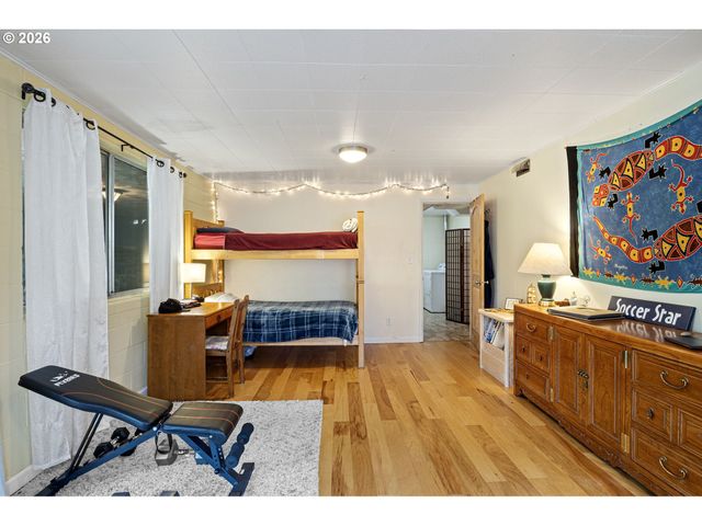 963 Se GLENN St, Roseburg, OR 97470