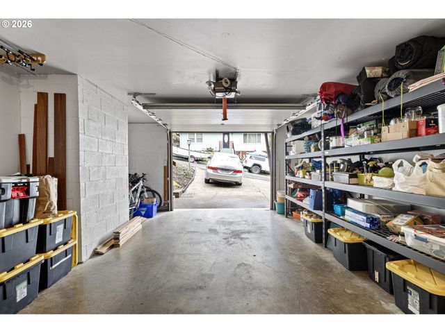 963 Se GLENN St, Roseburg, OR 97470